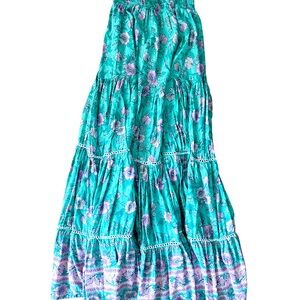 Sea Lustre maxi skirt in excellent condition. Size XS.